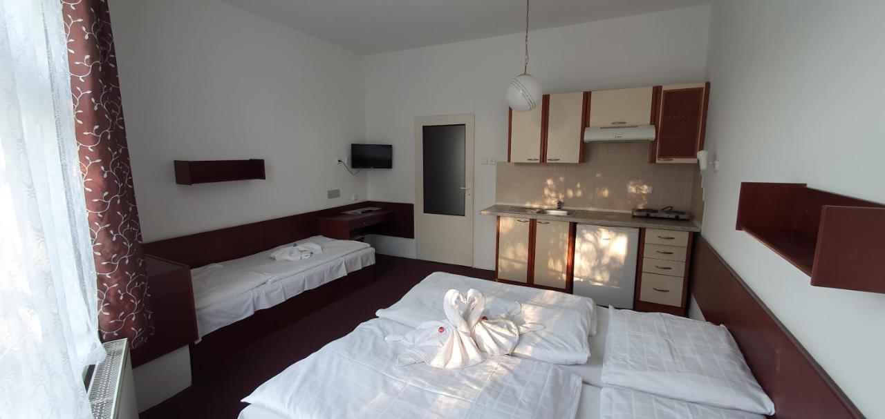 Hotel Jerabek Prague Ngoại thất bức ảnh